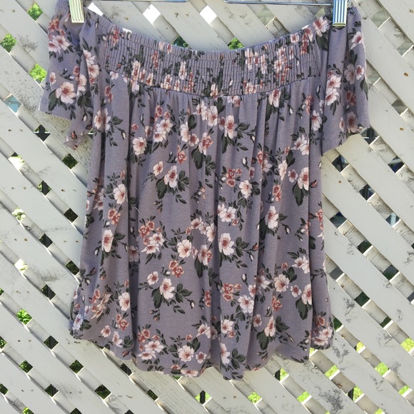 AE Off the Shoulder Top - Picture 3 of 4